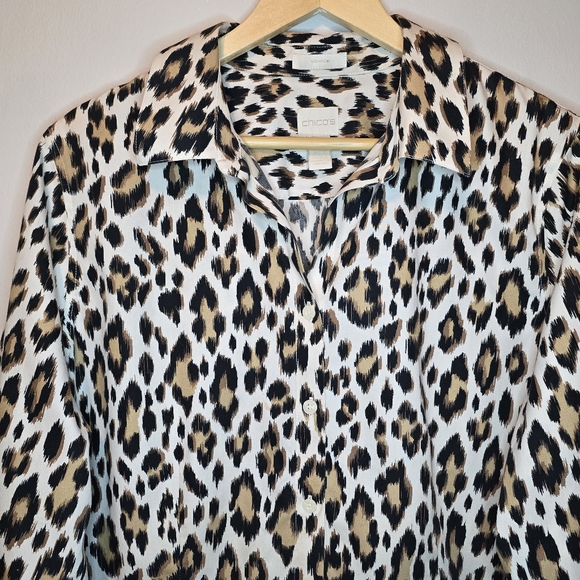 Chico's Women's Animal Print Long Sleeve V-Neck Button Up Top Size Large 16 / 18 - Picture 2 of 13